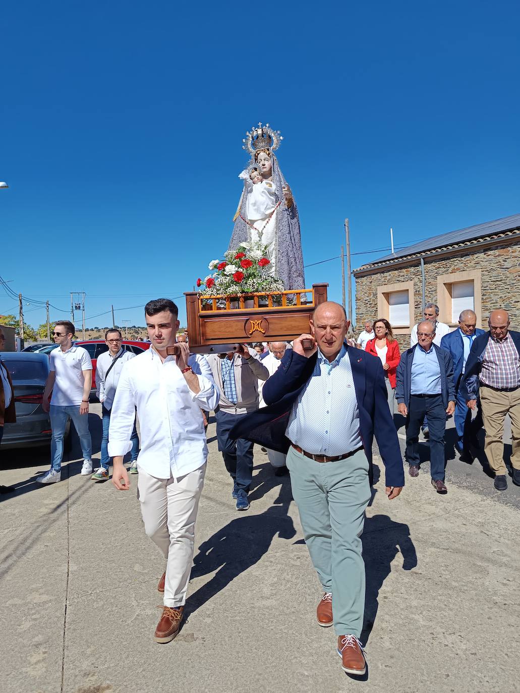 Pizarral honra a la Virgen del Rosario