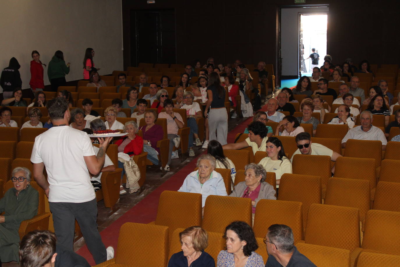 Fuentes de Béjar mantiene vivo el culto a la Virgen del Rosario