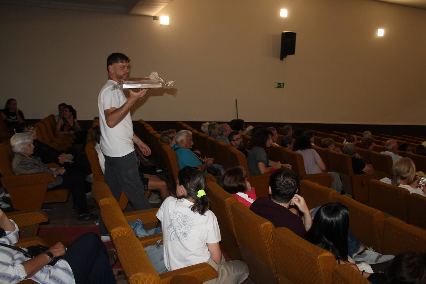 Fuentes de Béjar mantiene vivo el culto a la Virgen del Rosario