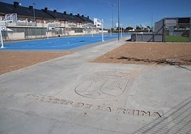 Las pistas deportivas Teresa Recio, ubicadas en El Barrio en Villares de la Reina.