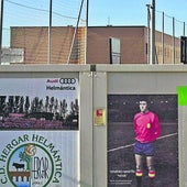 Vista exterior de los vestuarios en el campo de fútbol Nemesio Martín 'Neme'.