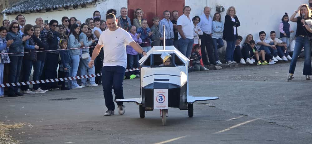 Día grande en Aldehuela de la Bóveda con procesión, bueyada infantil y autos locos