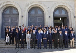 Foto de familia de los asistentes a la VI edición del Libro Blanco para el Desarrollo de Salamanca.