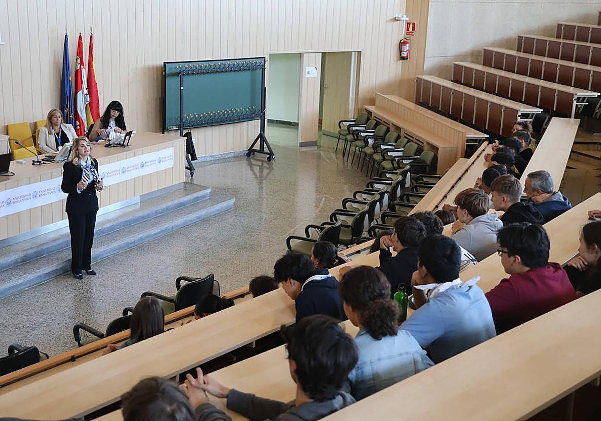 La presidenta de Fundaneed, Pilar Samaniego, presenta las VII Jornadas de EducaMental.
