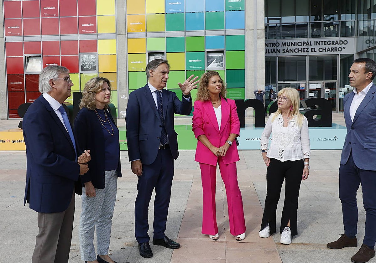 Salamanca pierde su «M» para concienciar sobre el Cáncer de Mama Metástasico