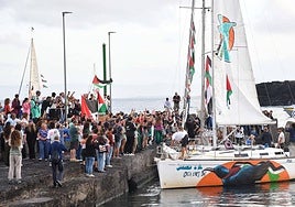 Los botes saliendo de Catania.