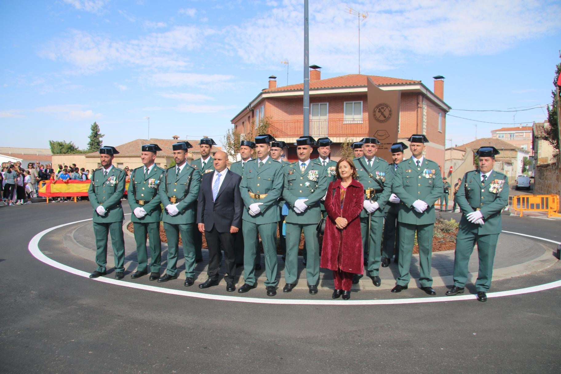 Villares homenajea a la Benemérita