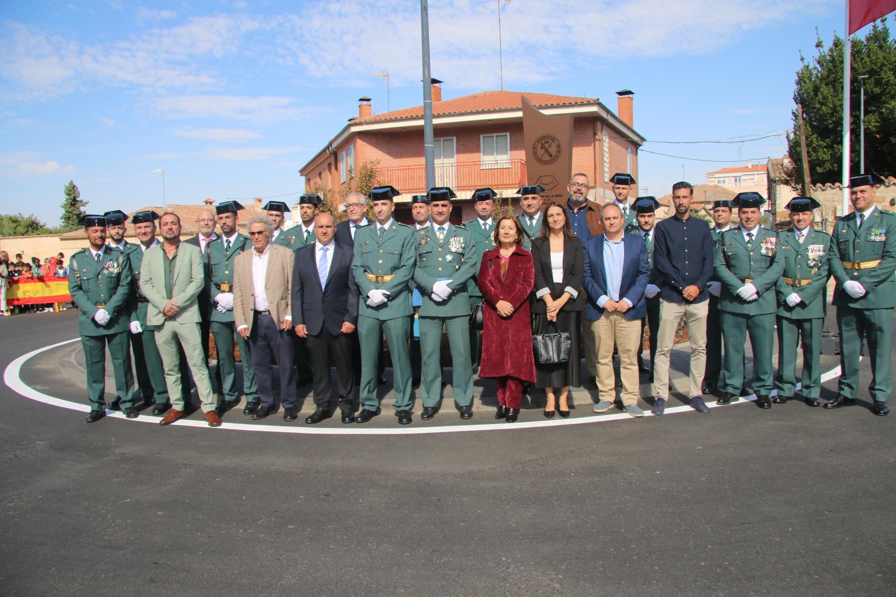 Villares homenajea a la Benemérita