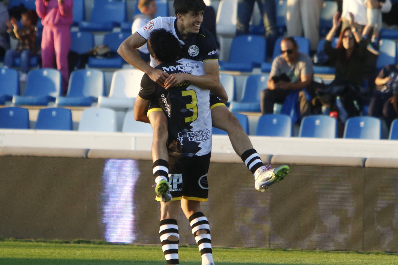 Las mejores imágenes del triunfo de Unionistas ante la AD Mérida