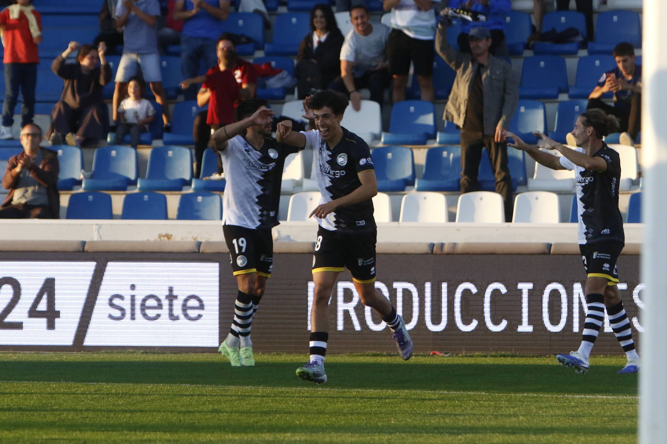 Las mejores imágenes del triunfo de Unionistas ante la AD Mérida