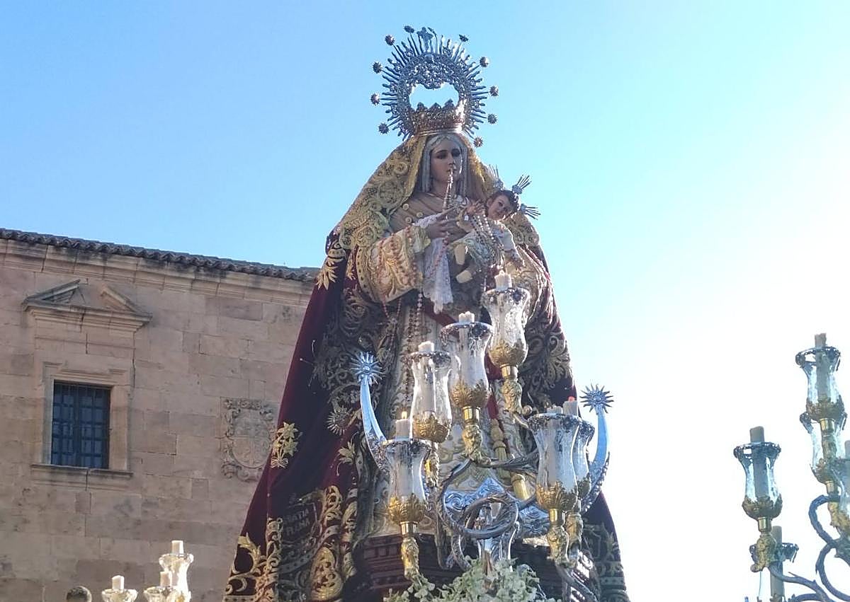 Imagen secundaria 1 - Imagen donde se aprecia la doblez de la corona tras el golpe.