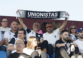 Aficionados de Unionistas en la grada del Reina Sofía