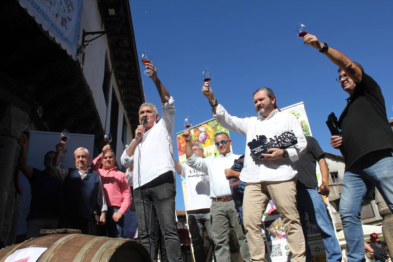 San Martín del Castañar brinda por el vino de la provincia en la XII Fiesta de la Vendimia