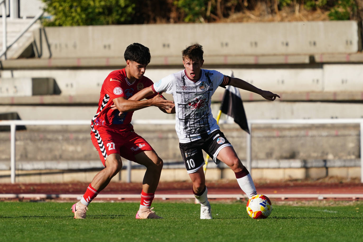 El triunfo del Salamanca UDS en Las Pistas ante la Sarriana en imágenes