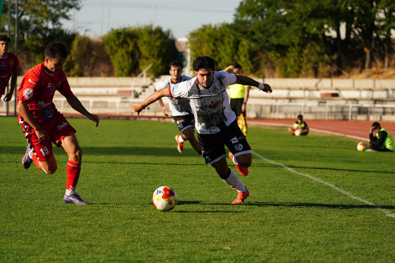 El triunfo del Salamanca UDS en Las Pistas ante la Sarriana en imágenes