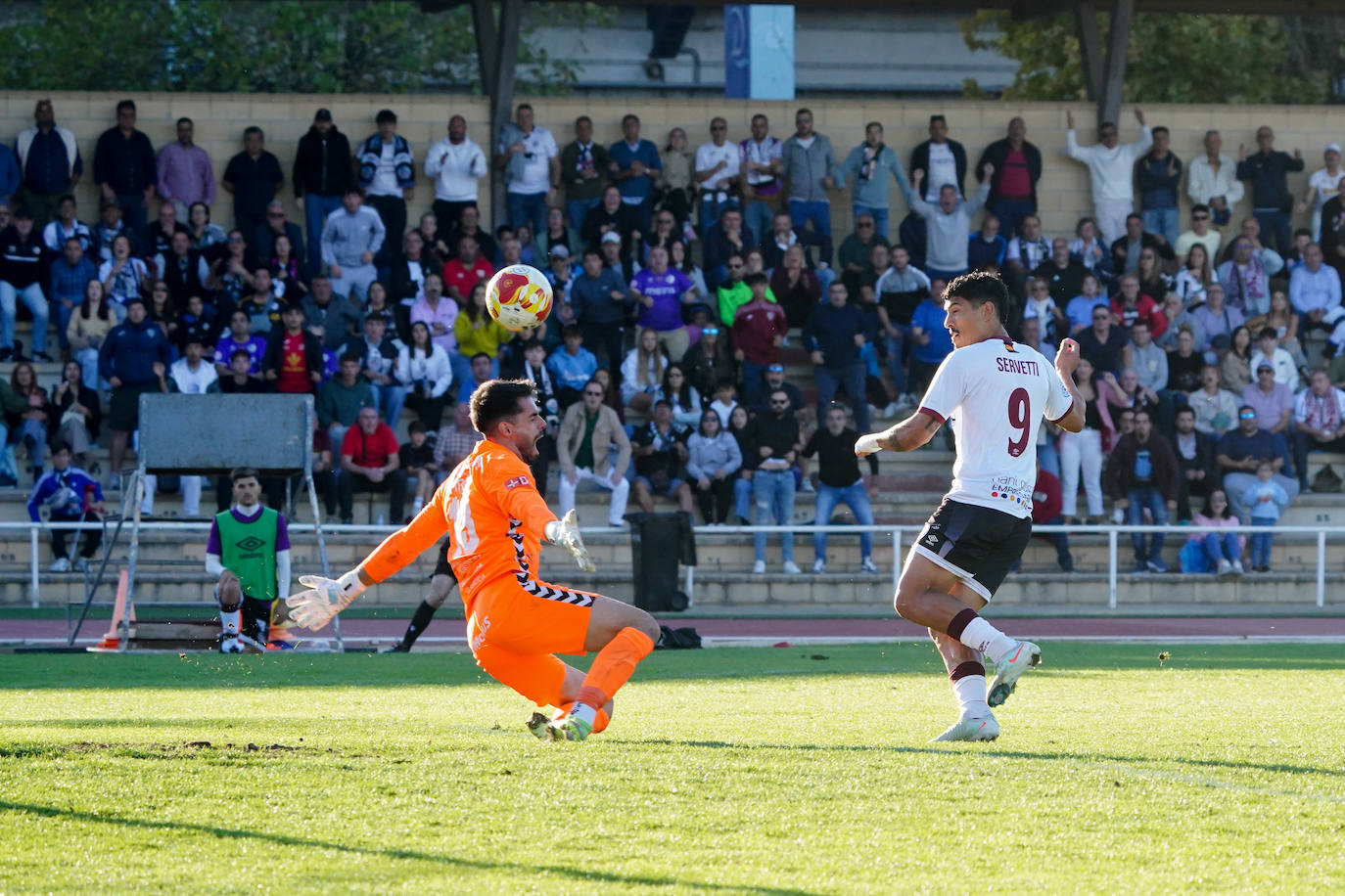 El triunfo del Salamanca UDS en Las Pistas ante la Sarriana en imágenes