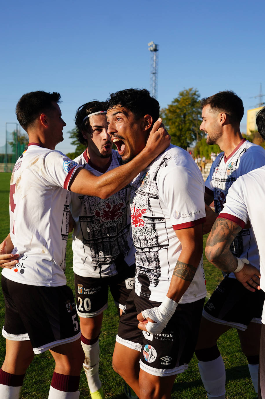 El triunfo del Salamanca UDS en Las Pistas ante la Sarriana en imágenes