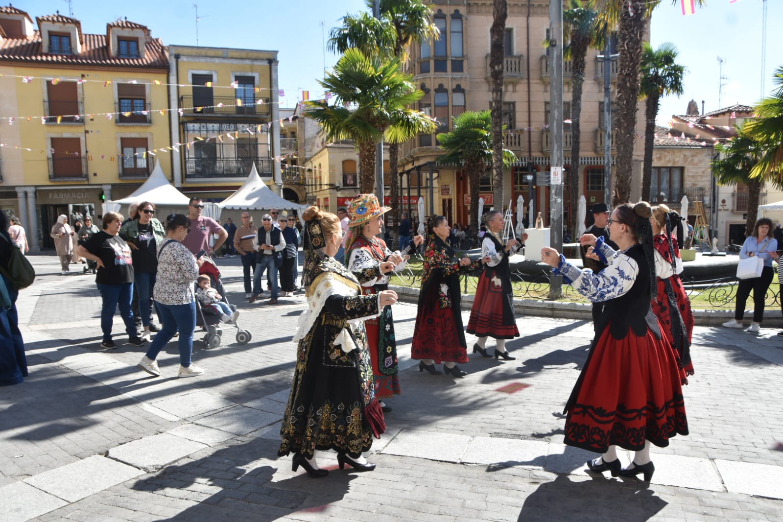 Alba inicia sus fiestas de Santa Teresa con emoción y tradición