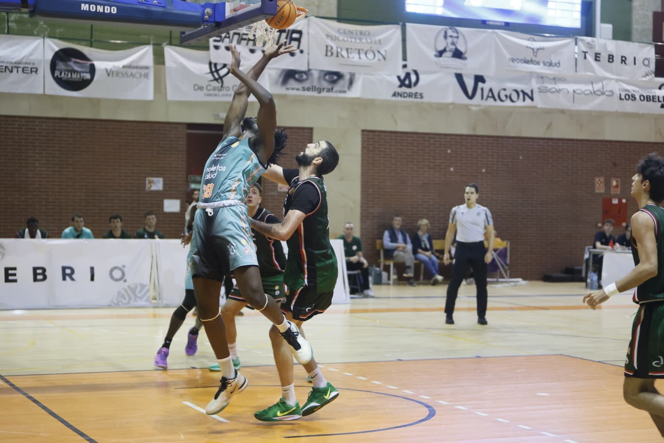 El Zornotza no da opción al Atlético Carbajosa (60-89)