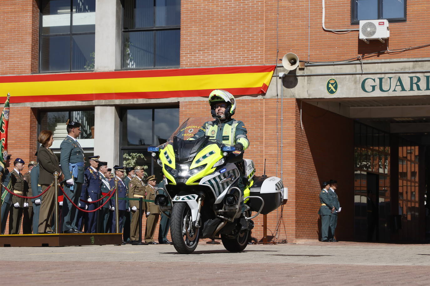 La celebración de la Guardia Civil por el Día del Pilar, en imágenes