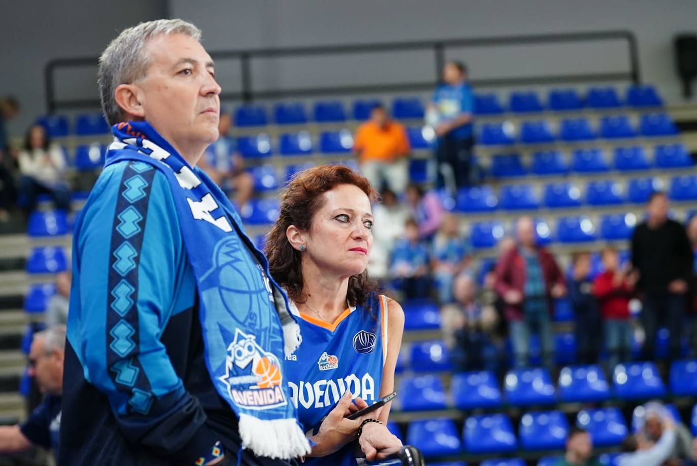 La afición no falló a Avenida en su debut liguero en casa: búscate en la grada