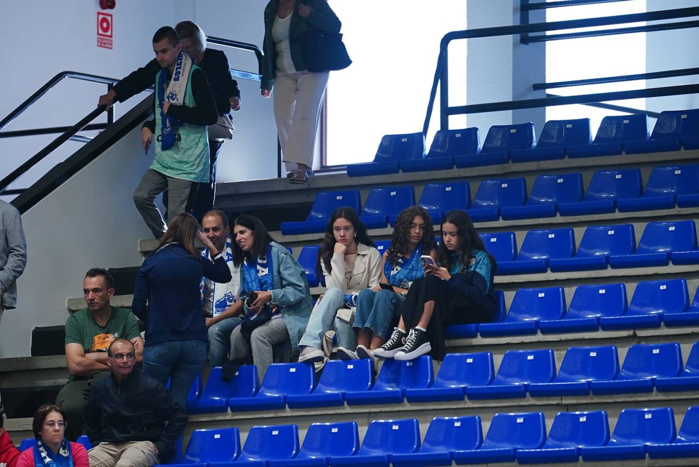 La afición no falló a Avenida en su debut liguero en casa: búscate en la grada