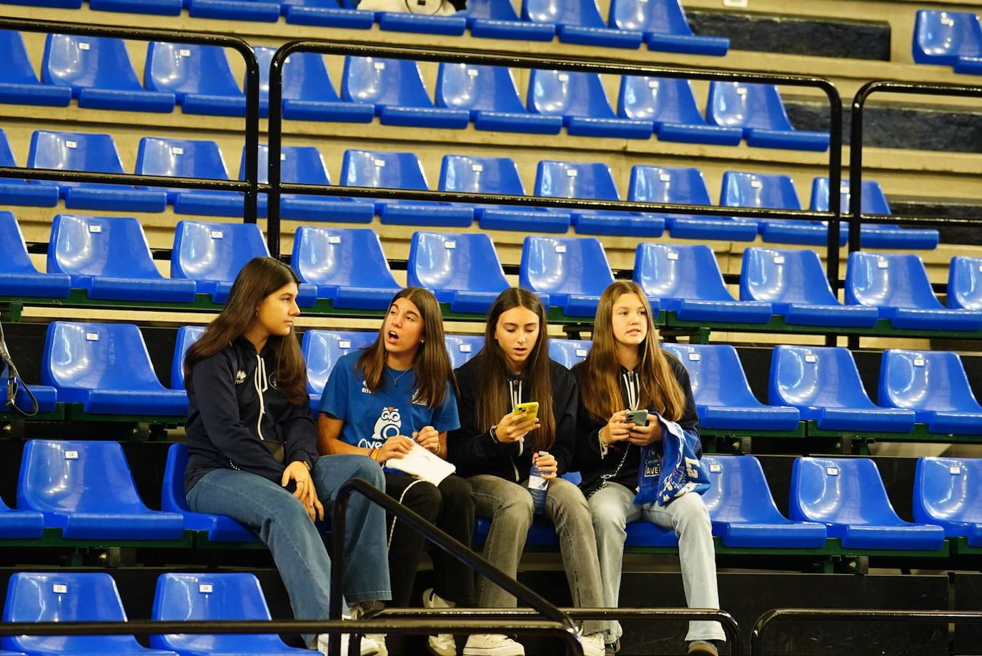 La afición no falló a Avenida en su debut liguero en casa: búscate en la grada