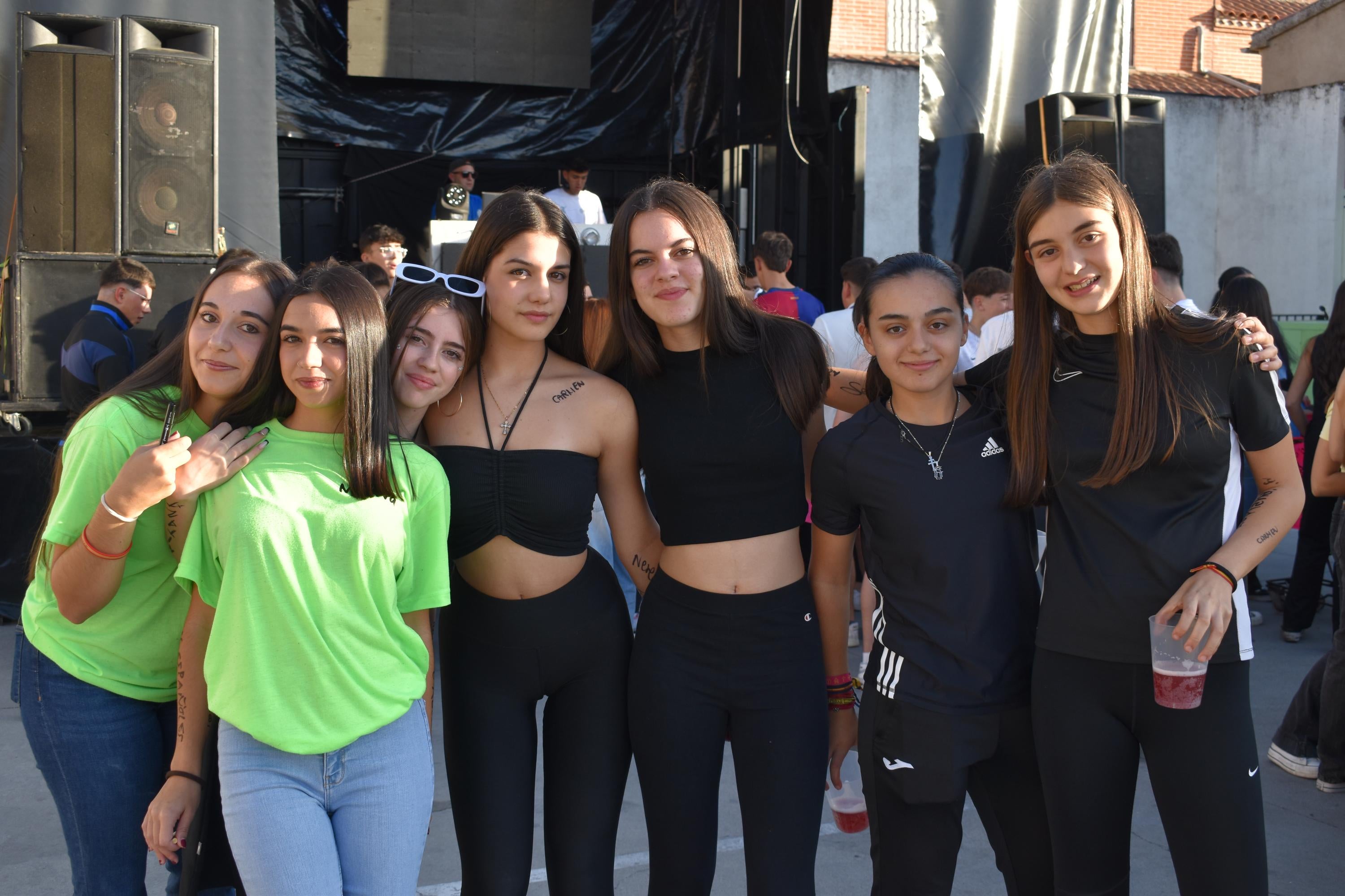 La ofrenda floral y el chupinazo dan color al arranque festivo en Alba de Tormes