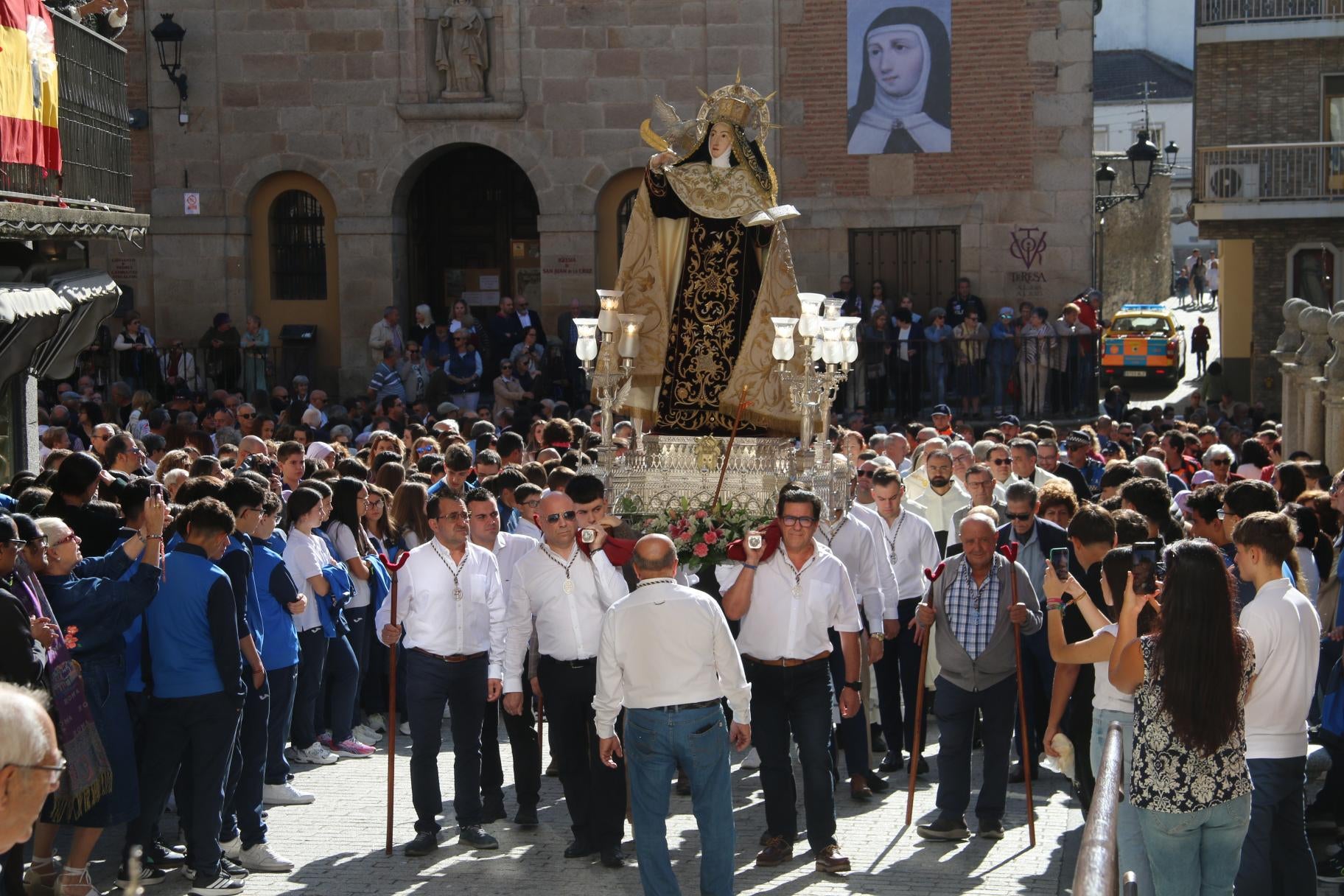 Alba estalla en fiestas en honor a la Santa Andariega