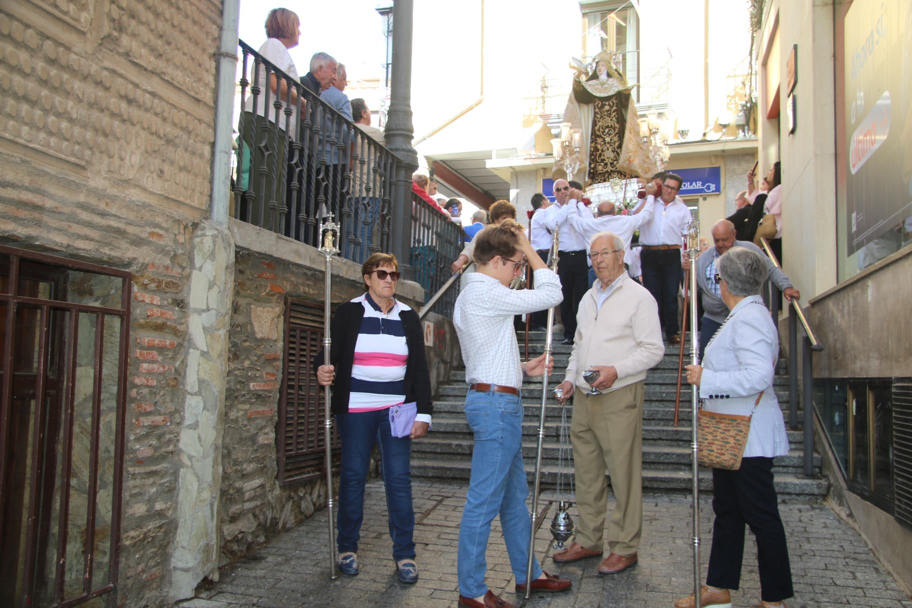 Alba estalla en fiestas en honor a la Santa Andariega