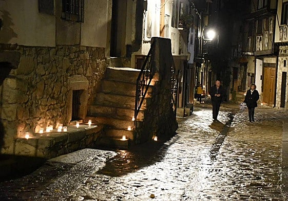 Imagen de una 'Noche de las Ánimas' pasadas en Mogarraz.