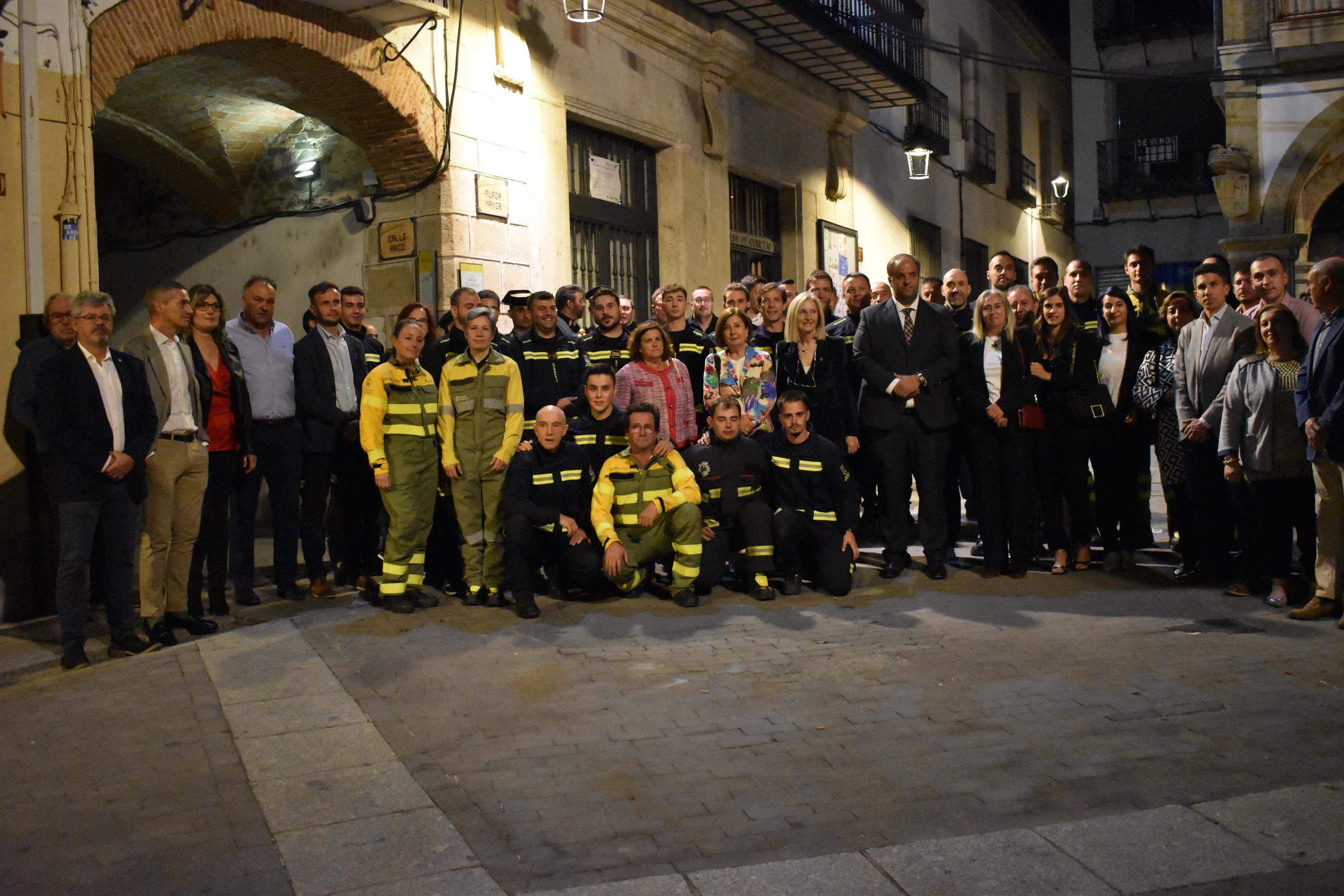 Los Bomberos de la Diputación protagonizan el pregón de las fiestas de Santa Teresa en Alba de Tormes