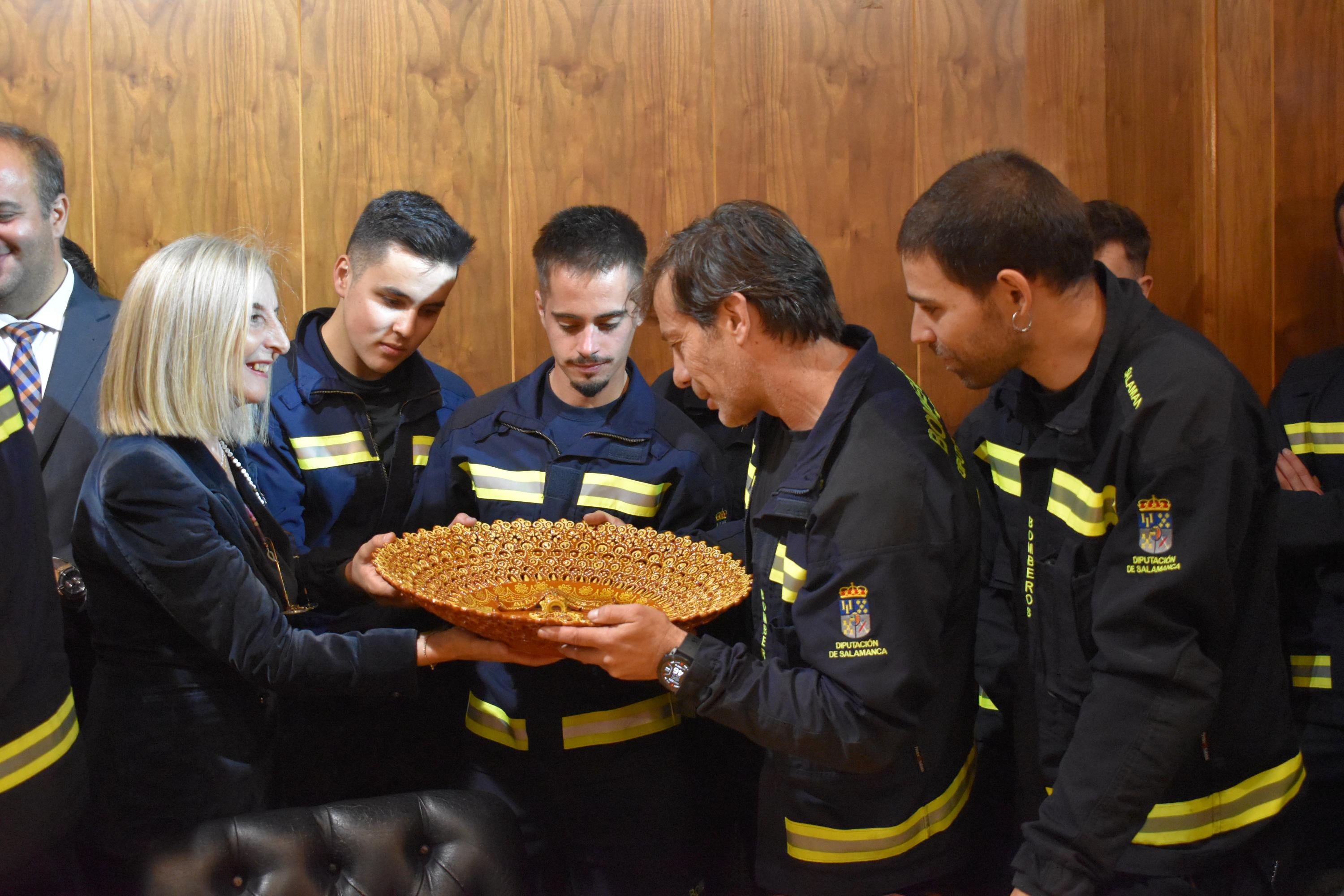Los Bomberos de la Diputación protagonizan el pregón de las fiestas de Santa Teresa en Alba de Tormes