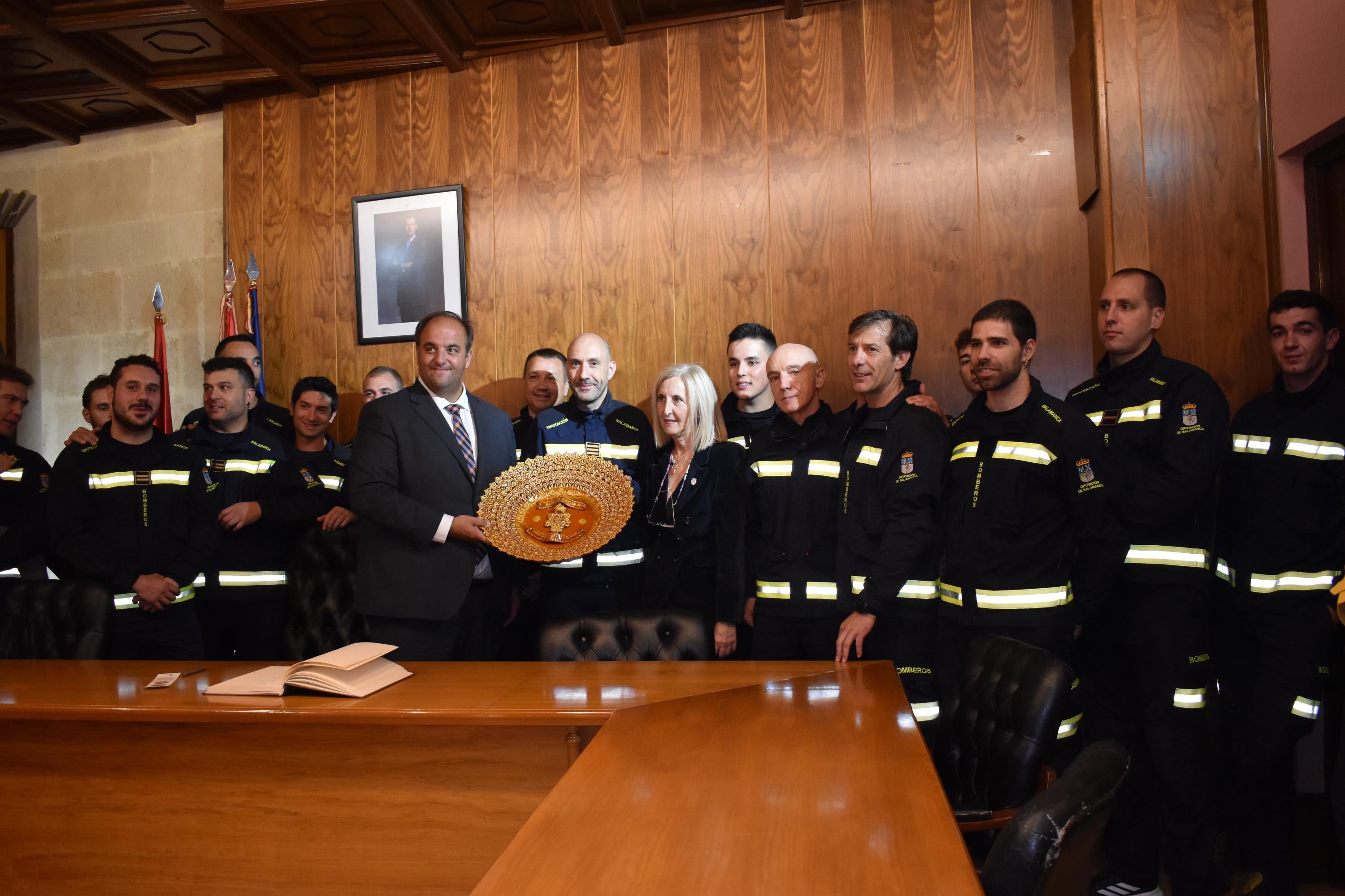 Los Bomberos de la Diputación protagonizan el pregón de las fiestas de Santa Teresa en Alba de Tormes