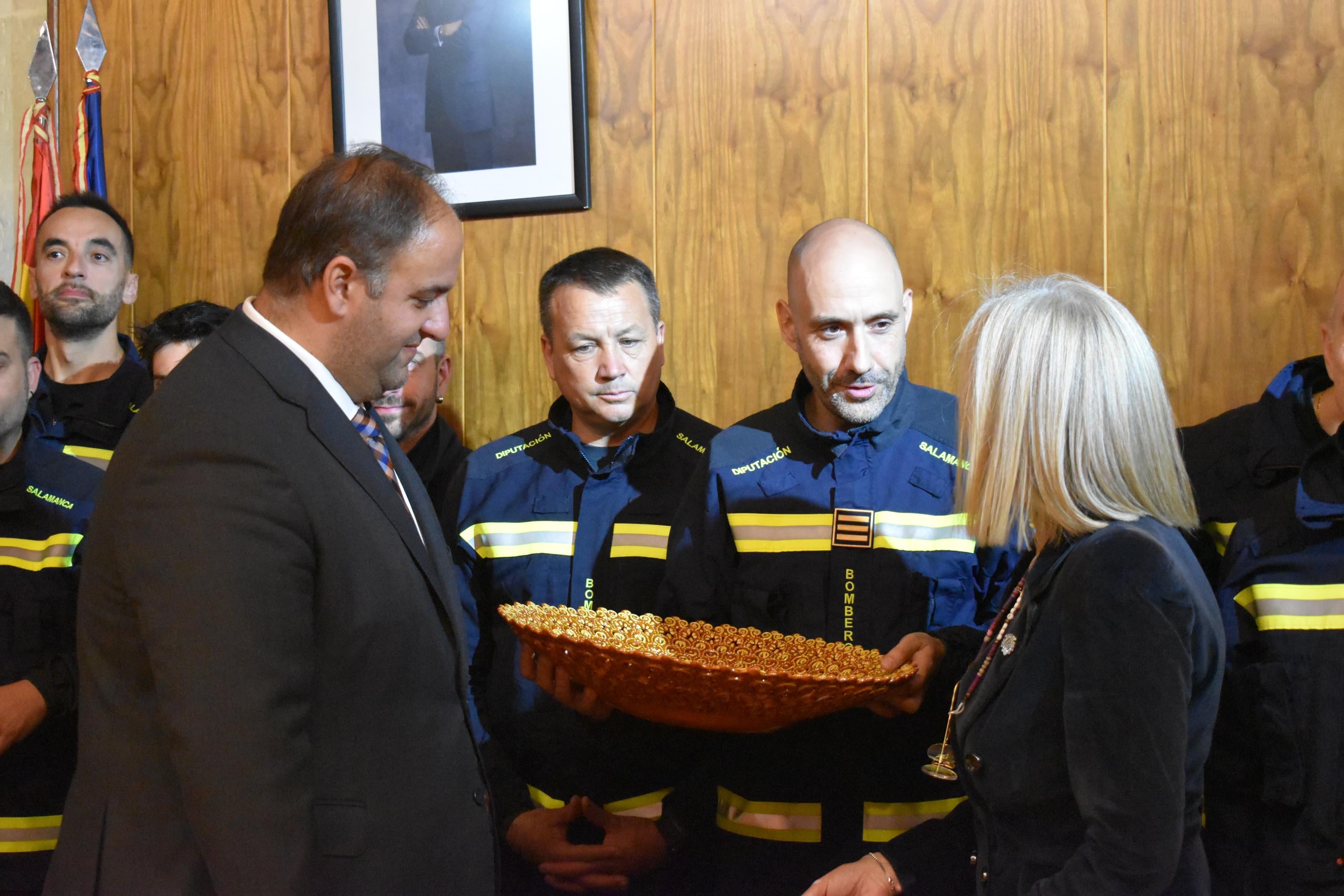 Los Bomberos de la Diputación protagonizan el pregón de las fiestas de Santa Teresa en Alba de Tormes