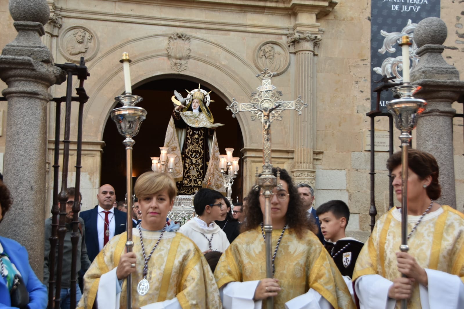 Alba de Tormes celebra el día grande de Santa Teresa con un nuevo Hijo Adoptivo