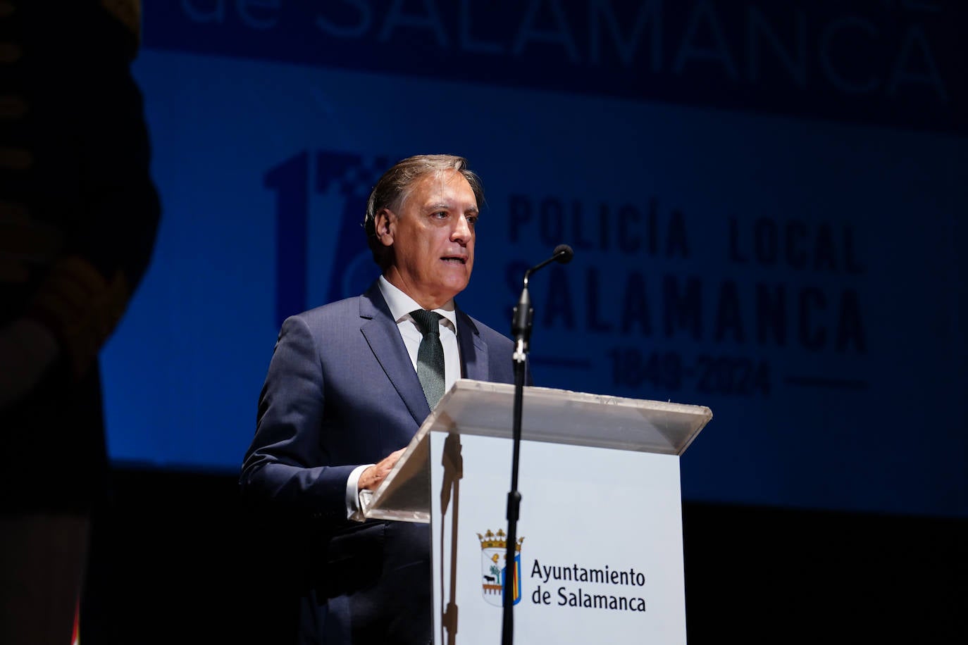 Homenaje a los que velan por la paz y el orden de la ciudad