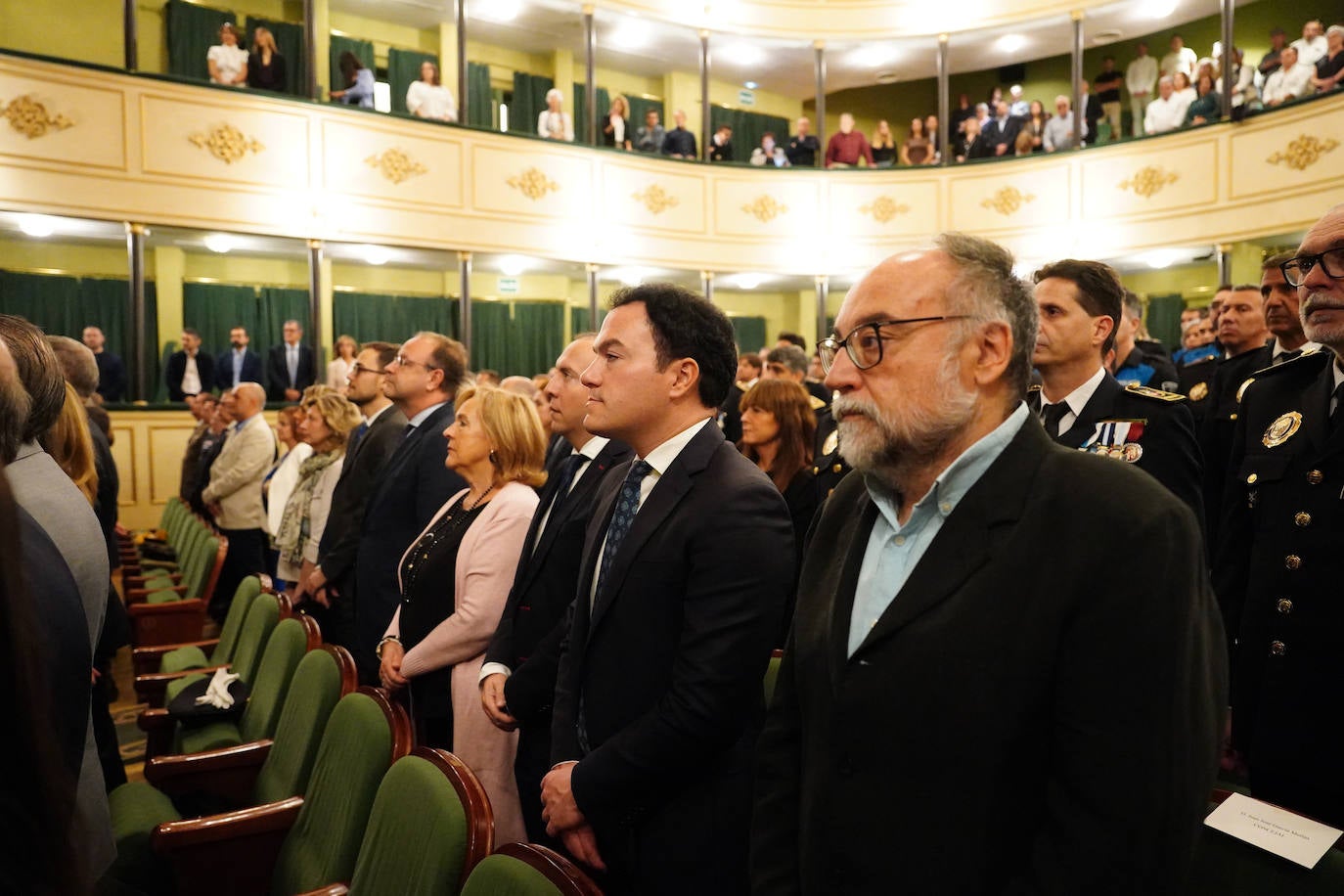 Homenaje a los que velan por la paz y el orden de la ciudad
