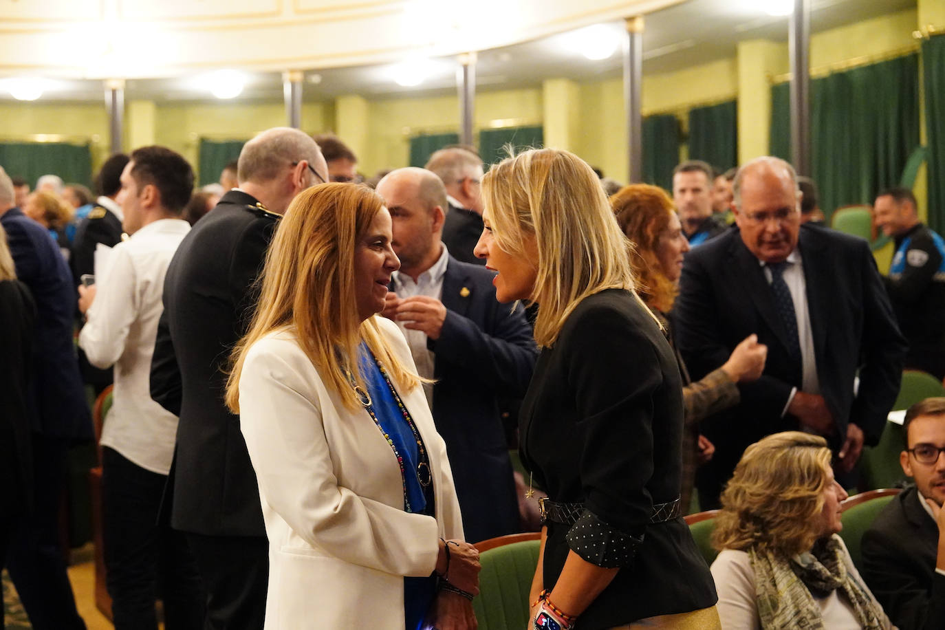 Homenaje a los que velan por la paz y el orden de la ciudad