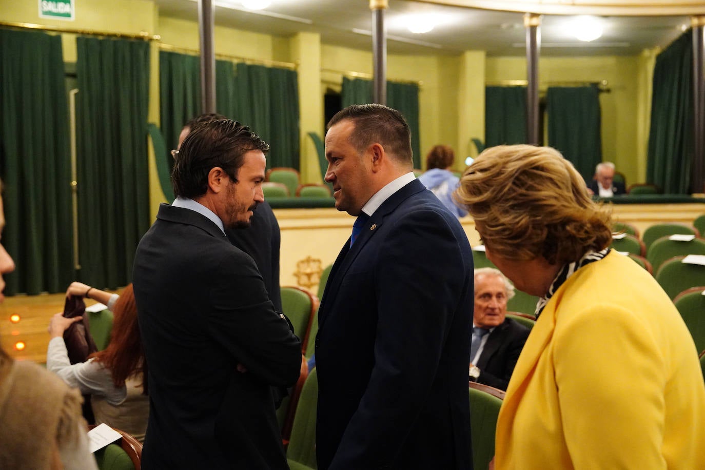 Homenaje a los que velan por la paz y el orden de la ciudad