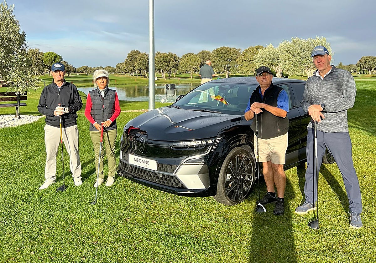 Imagen principal - Quinta prueba de la Liga Sénior de La Valmuza Golf, la última antes de la gran final