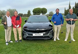 Un grupo de jugadores, este jueves en La Valmuza Golf.