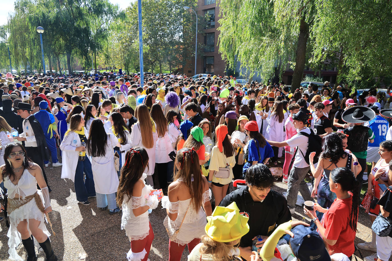 Así viven los estudiantes de Medicina sus fiestas en honor a San Lucas