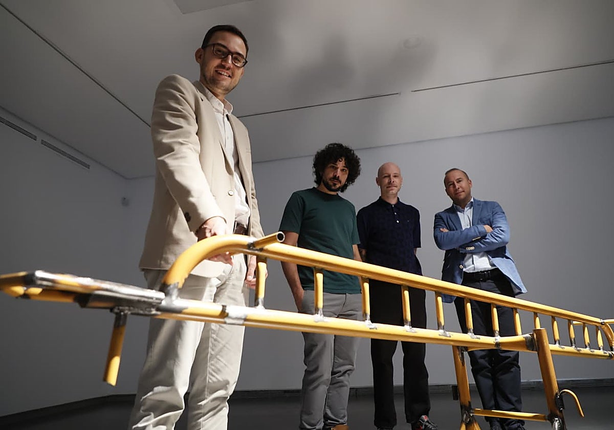 Ángel Fernández, Adrián Castañeda, Víctor Rico y Luis Sánchez, en la exposición 'Prohibido prohibir' del DA2.