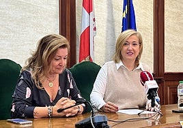 Mari Ángeles Cembellín y Rosa Torres, esta mañana de viernes en el Ayuntamiento de Béjar.