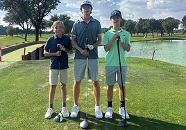 Tres de los participantes este viernes en La Valmuza.