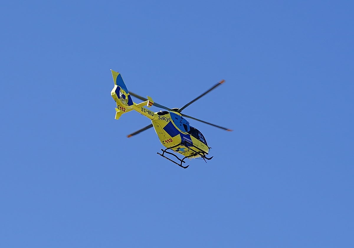 Un helicóptero del Sacyl.