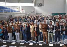 Inauguración oficial de la quinta edición del Día Provincial del Mayor en el frontón cubierto de Santa Marta de Tormes con las autoridades.
