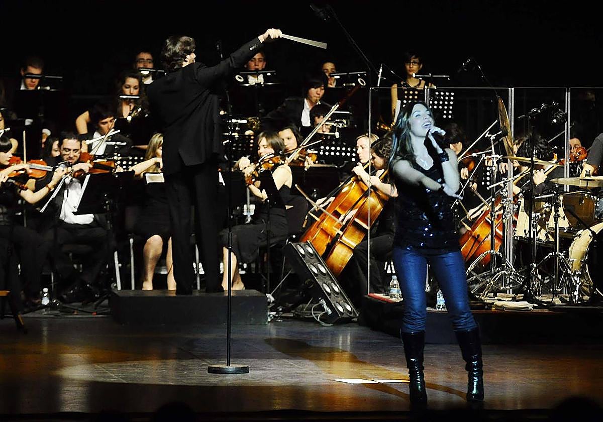 Concierto conjunto de La Oreja de Van Gogh y la Joven Orquesta Ciudad de Salamanca, ofrecido en el CAEM, en marzo de 2010.