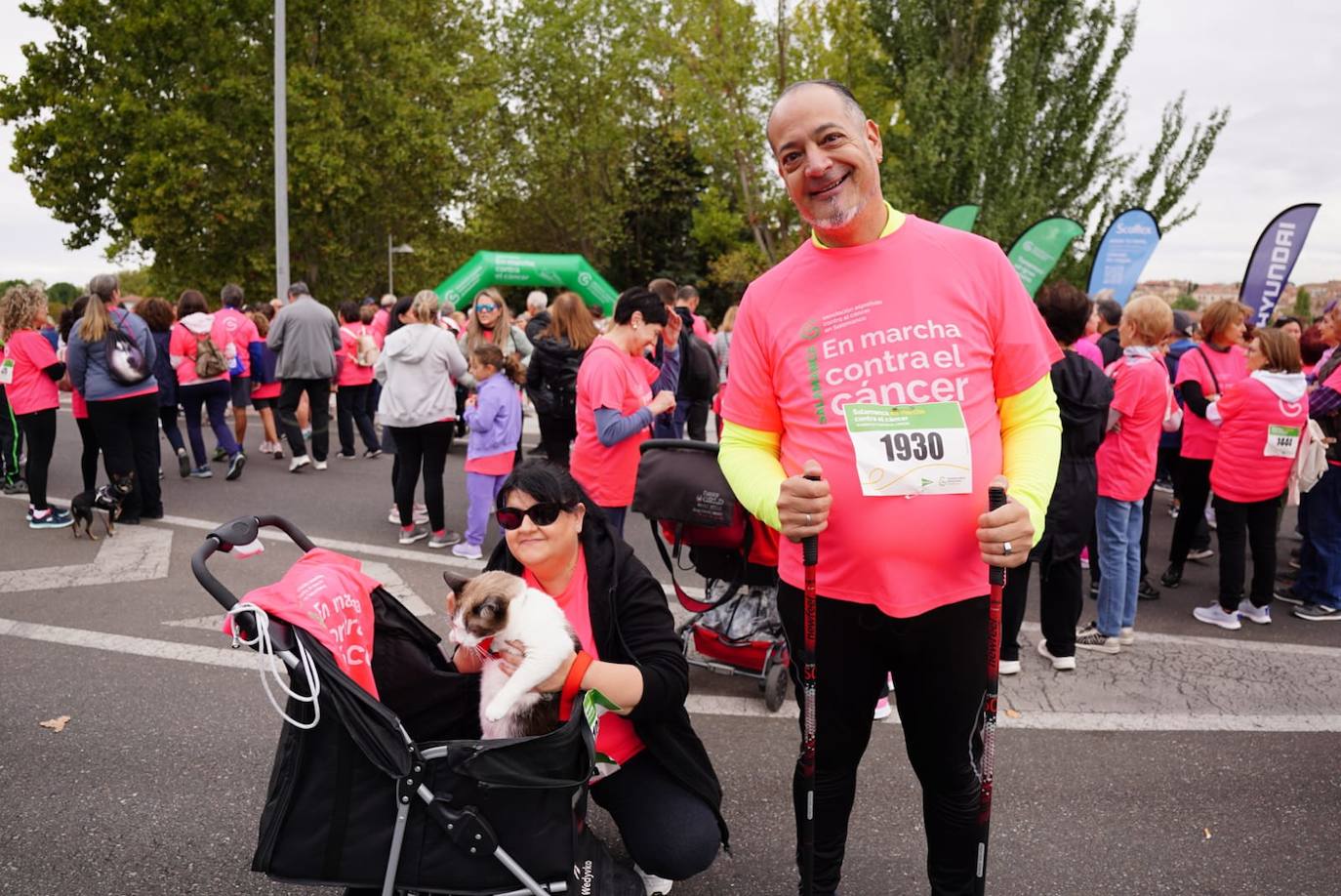 Salamanca &#039;se tiñe&#039; de rosa por el cáncer